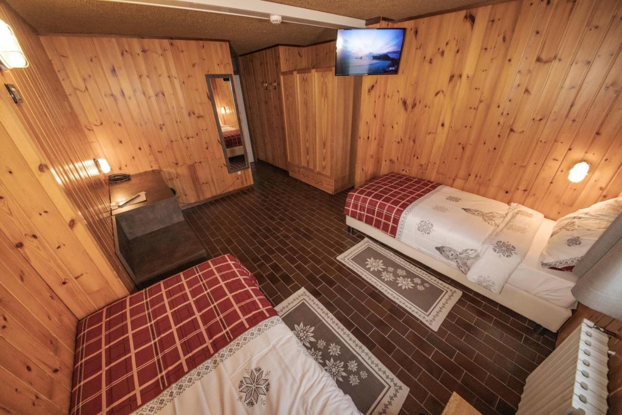 Albergo Quarto Pirovano Passo dello Stelvio Esterno foto