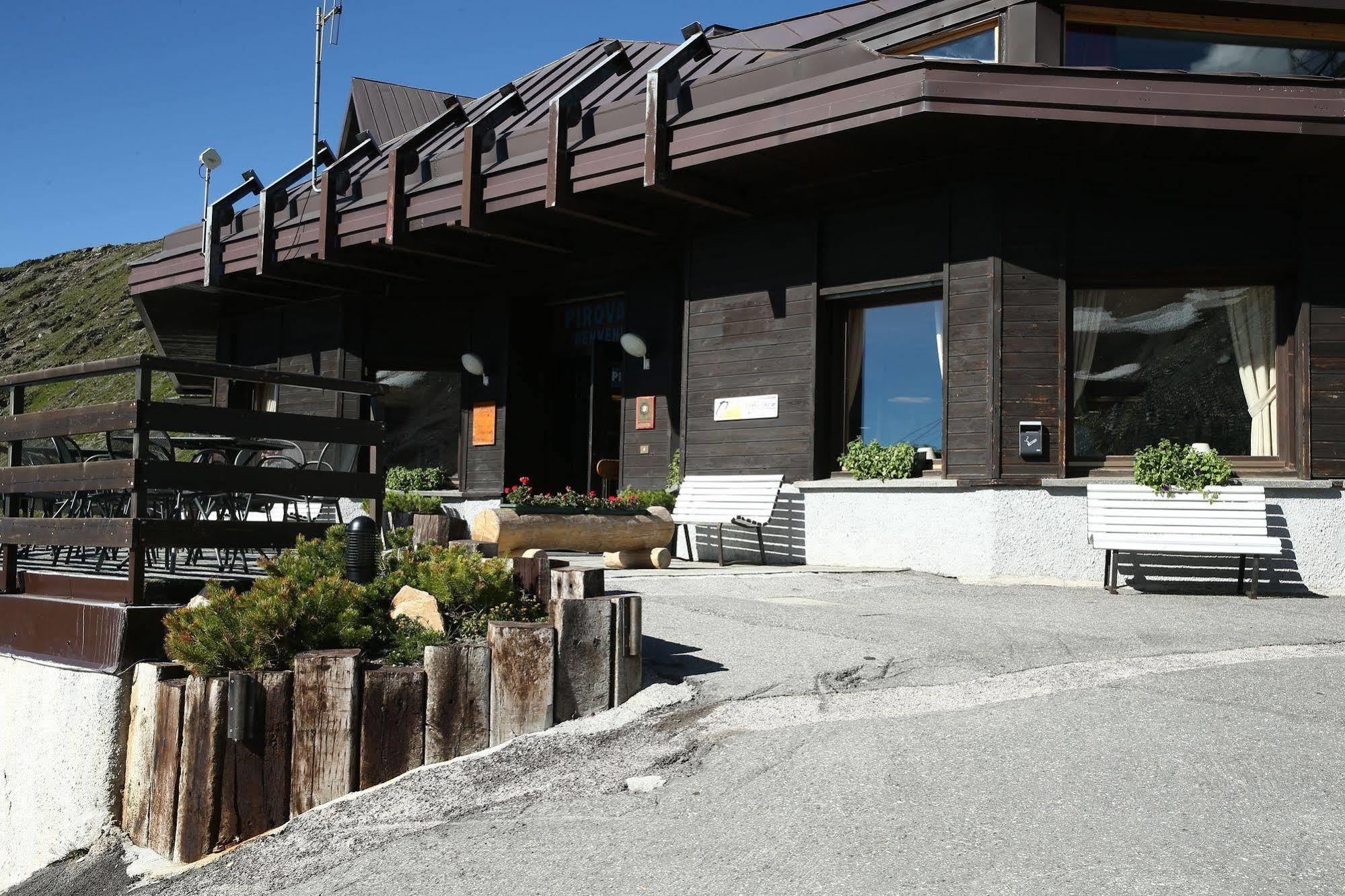 Albergo Quarto Pirovano Passo dello Stelvio Esterno foto